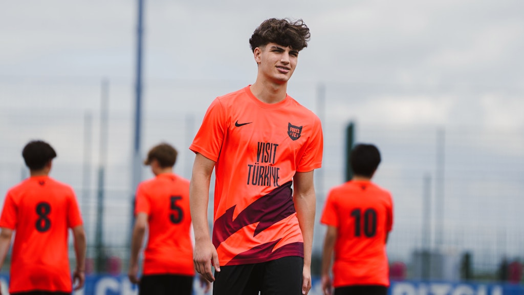 The new Thisaway football branding for Foxes FC on a shirt